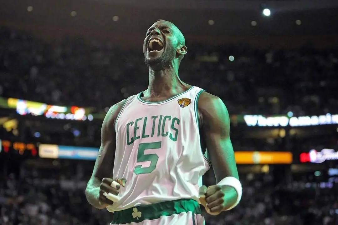 NBA历史走步榜TOP10曝光！加内特495次霸榜，詹皇第三引热议